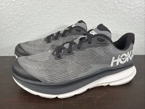 Hoka One One Clifton 9 Black White Running Shoes Youth Size 7 MD 1131170BWHT