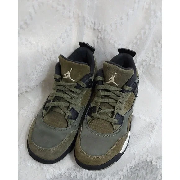 Jordan 4 Retro SE Craft Olive Kids Sneakers FB9929-200 Medium‎ Olive Size 2Y