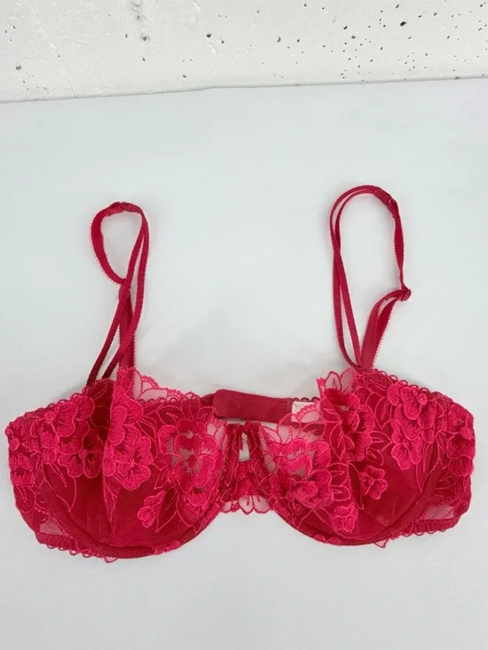 Victoria’s Secret Size 34C Angels Red Lace Demi Bra