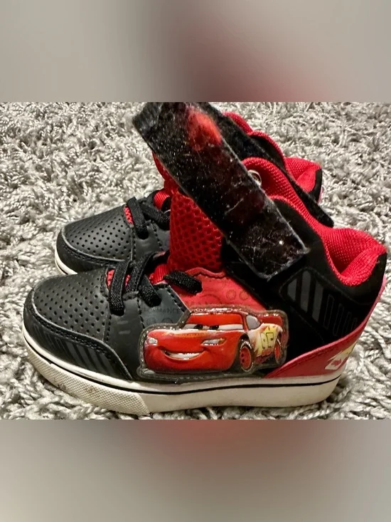 Disney Red and Black Lightning McQueen Kids Low-Top Sneakers