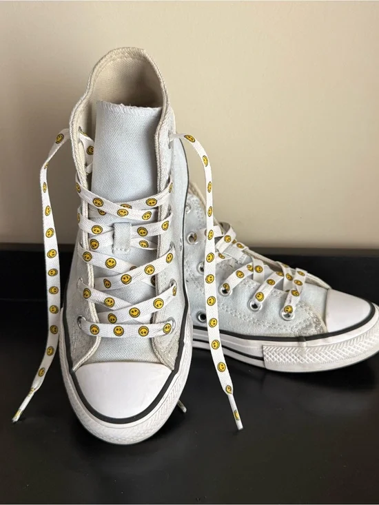 Converse Chuck Taylor High Top Pale Blue / Smiley Face Laces Youth Size 1 ⭐