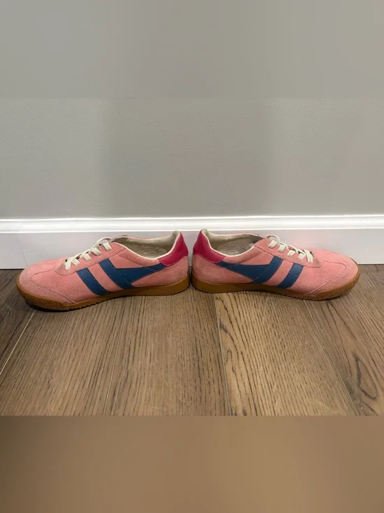 Gola Sneakers with Blue Stripes