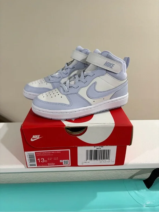 Nike Court Borough 2 Mid