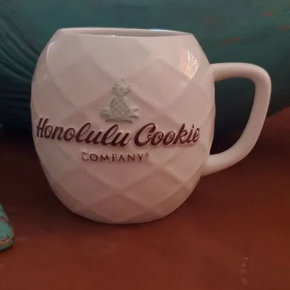 Honolulu Cookie Company Pineapple Coffee Mug Cup 16 oz.