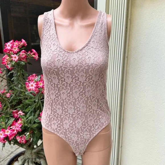TOPSHOP. Women’s Body Suit. Size‎ 4. Pale Pink.
