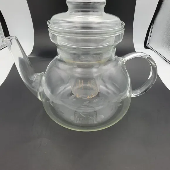 Princess House Exclusive Heritage Etched Glass Teapot w Lid/Infuser