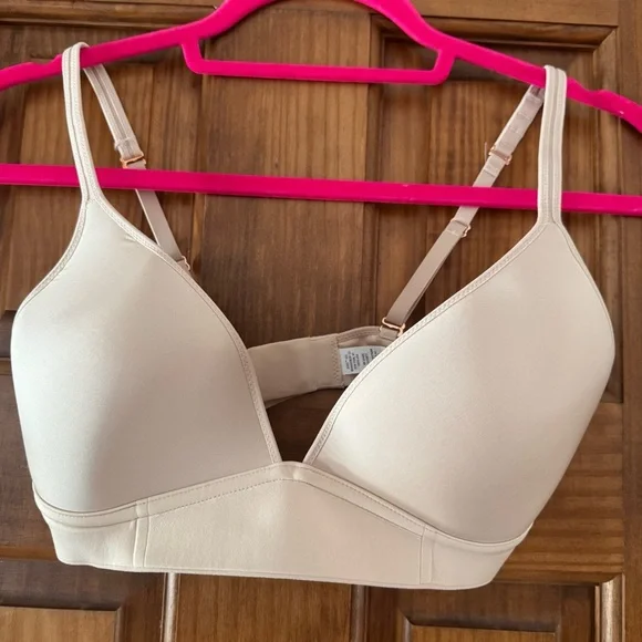 Aerie Real Me Wireless Bra Size 34C Light Beige Nude Comfort Convertible Straps