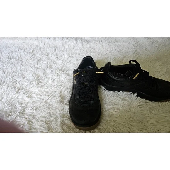 PUMA Unisex-Child‎ Gv Special Sneaker, Black and Gold, size 5.5Y