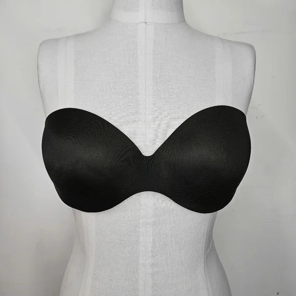 True & Co 36C Bra Strapless Black Seamless Satin Wired Moulded Cups Adjustable