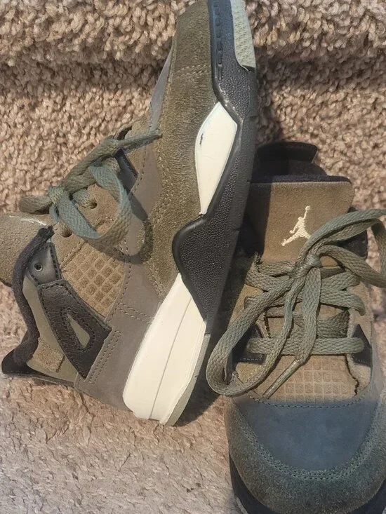 Jordan 4 Olive