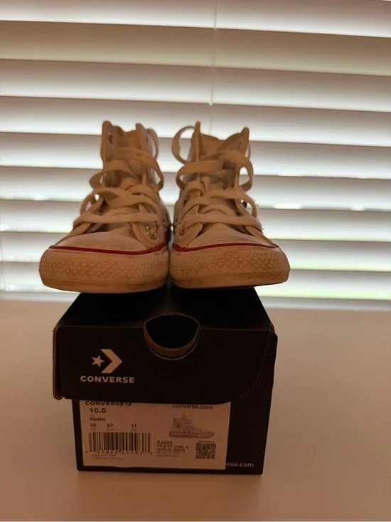 Converse Toddler High Top Sneakers in Off-White with Red Accent