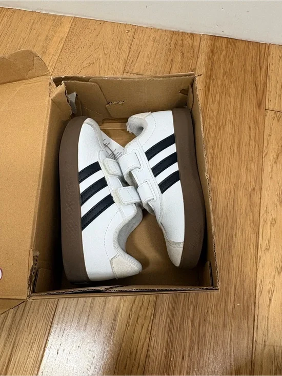 adidas Kids White Sneakers with Black Stripes and Brown Sole VL Court 3.0