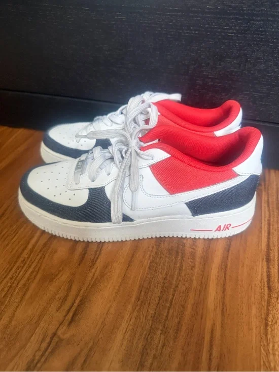 Kids Low-Top Sneakers in White, Navy & Red — Cushioned Active Shoes