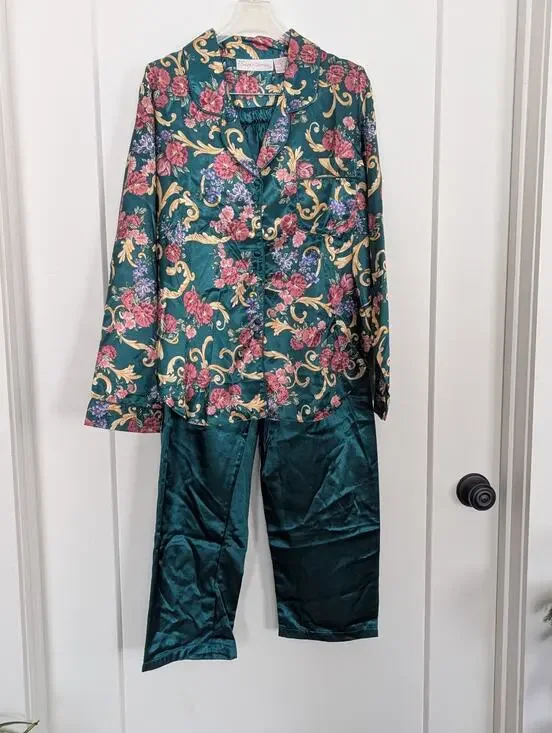 Chelsea's Collection women small green floral pajama set Vtg