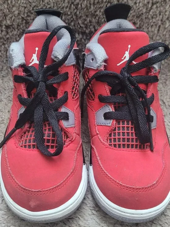 Jordan 4 Toro Bravo