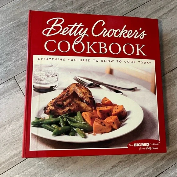 Vintage BETTY CROCKER “The Big Red Cookbook” Notebook Dividers 5 Ring Everything