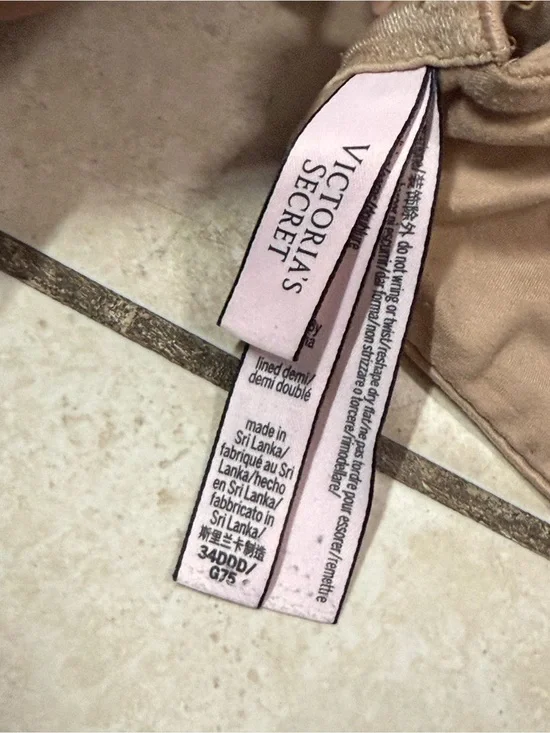 Victoria's Secret Beige Demi Bra with Pink Tag
