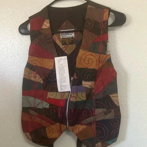 FINAL MARKDOWN Katch me zip front vest medium nwt dead stock