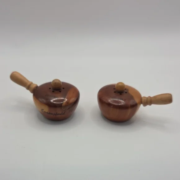Salt and Pepper Shakers Springdield Ky Wooden
