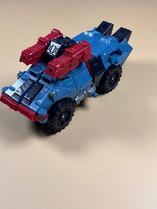 Cybertron Defense Hot Shot Action Figure Deluxe Transformers 2005 Hasbro