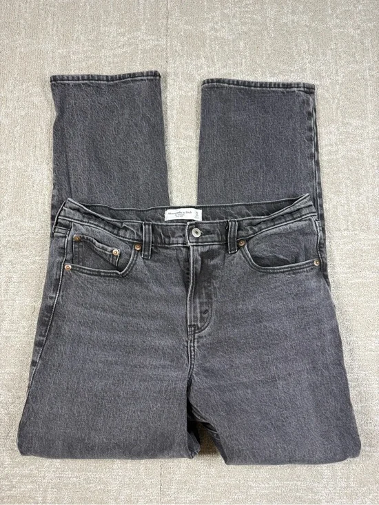 Abercrombie and Fitch The Straight Mid Rise Gray Wash Jean Women Size 30/10