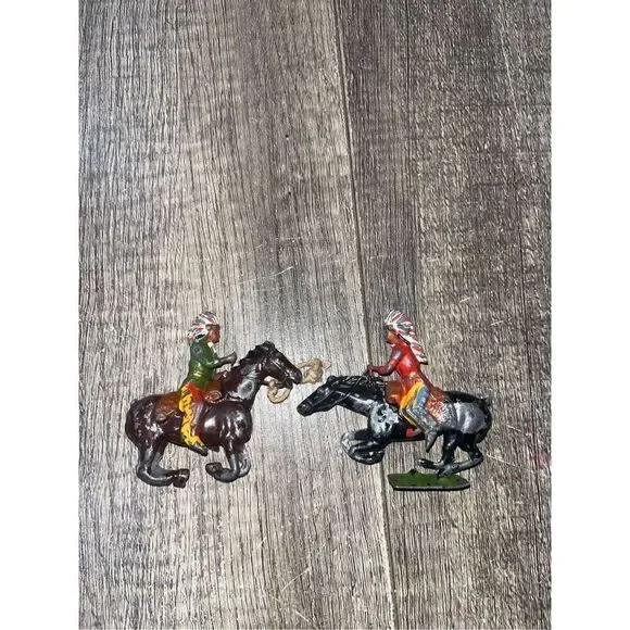 Britain's North American Indians Mounted with Weapons Cast Metal Set of 2