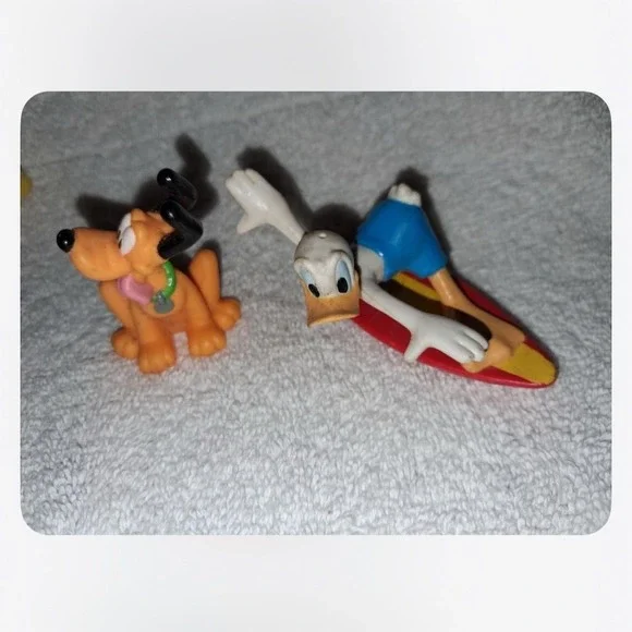 Disney Donald Duck & Pluto Surfing PVC Figure‎ Set