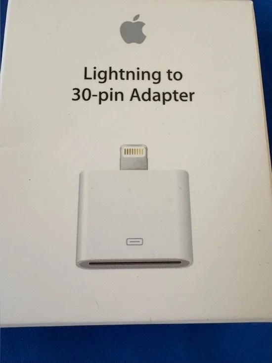 Apple Lightning to 30‑Pin Adapter - White