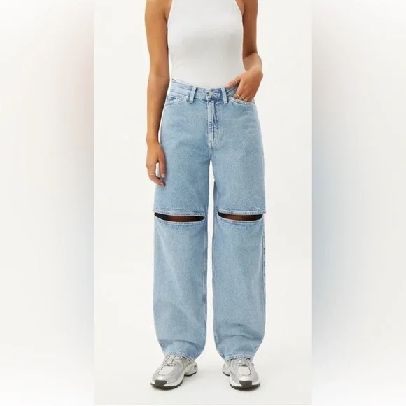 Weekday Women's Light Blue Jeans‎ Size 27