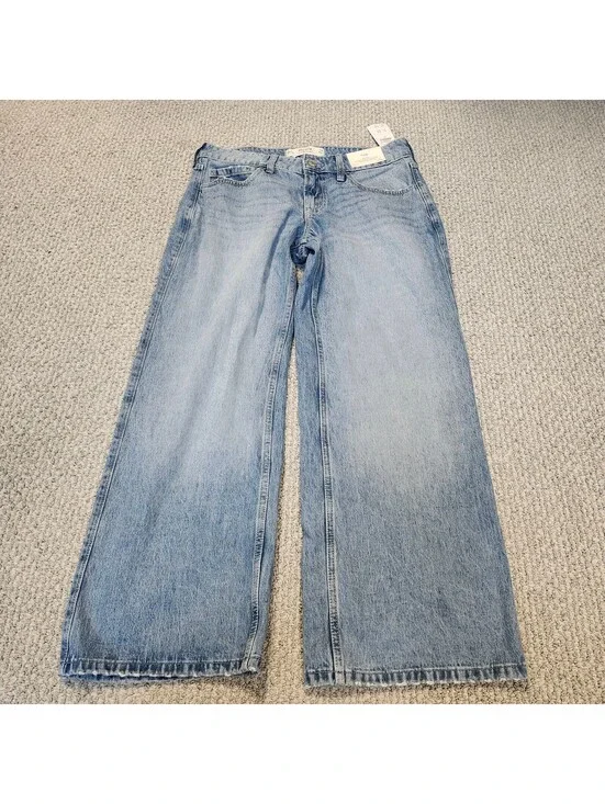 Hollister Low-Rise Baggy Light Wash Blue Jeans Size 6 Short NWT