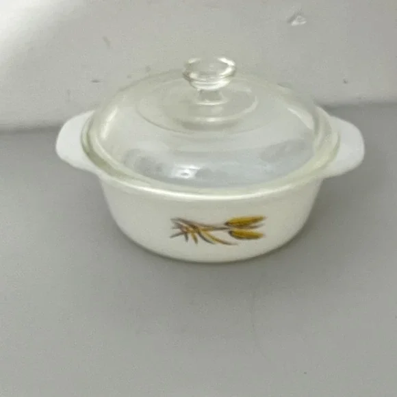 Fire-King Casserole Dish 1 Pint White Wheat Pattern Milk Glass Lid Vintage USA
