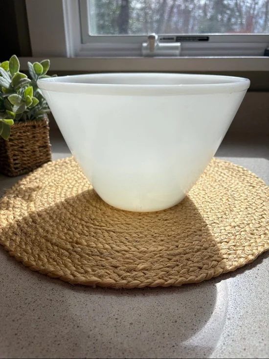 Vintage Fire King Milk Glass Oven Ware Splash Proof Mixing Bowl - 9.5 x 6