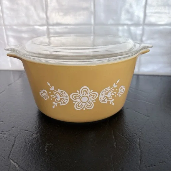 VTG Pyrex 473-B Butterfly Gold 1 Quart Casserole Dish With Lid RARE