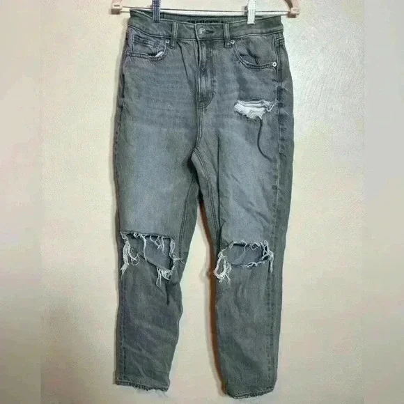 American Eagle AEO Women's Mom‎ Jeans Gray Ripped Distressed Size 4