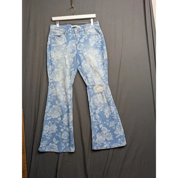 Celebrity Pink Women's‎ Blue and White Jeans Size 11/30