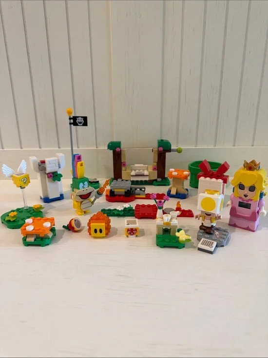 LEGO Set #71403 Super Mario Adventures With Peach Starter Course RETIRED