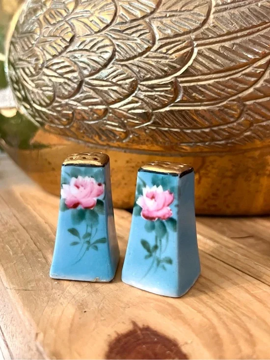 Vintage Salt & Pepper Shakers: Hand-Painted Flowers, Gilding, Blue w/ Pink Rose