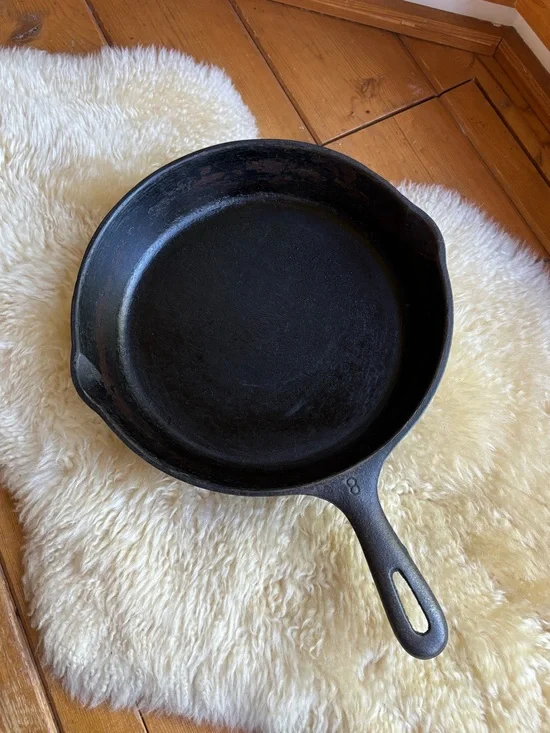 Antique Wagner #8 Cast Iron Skillet