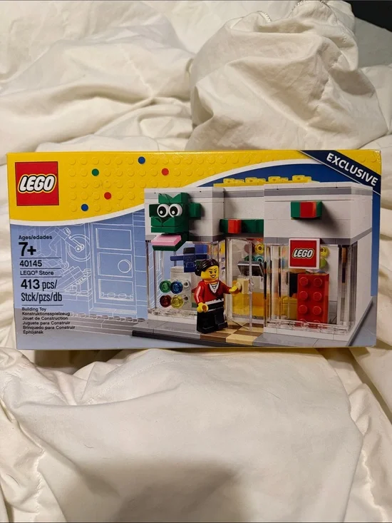 LEGO White, Yellow & Red Exclusive Store Building Set