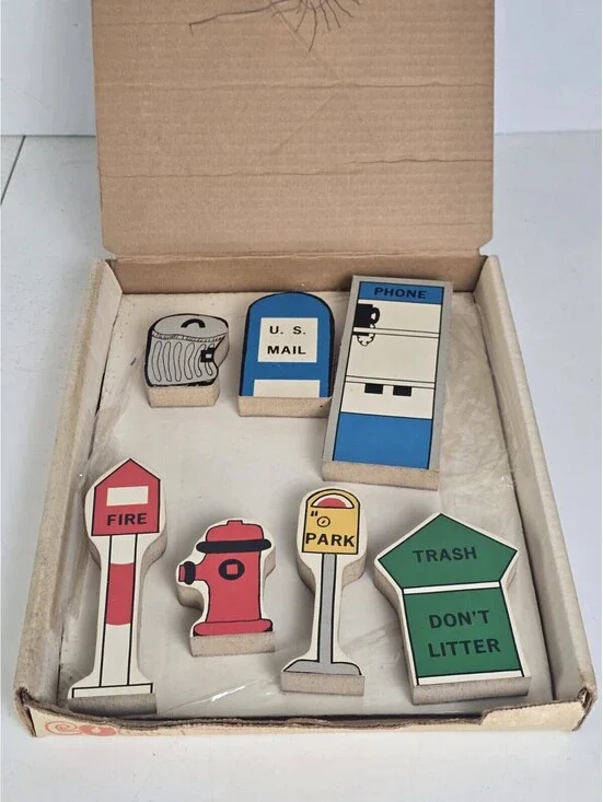 Vtg Toy Wooden Block Play Set Street Accessories Pay Phone Trash Can Learning