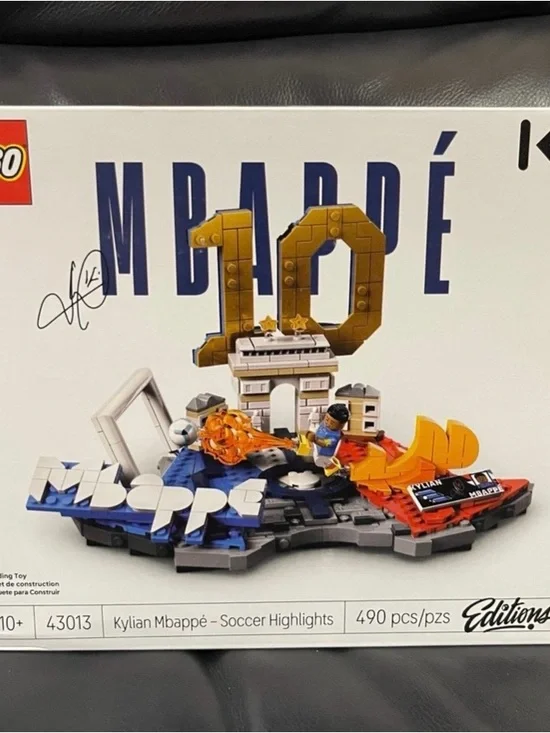 LEGO 43013 - KYLIAN MBAPPE SOCCER HIGHLIGHTS 490 PC Mbappe FIFA LEGO