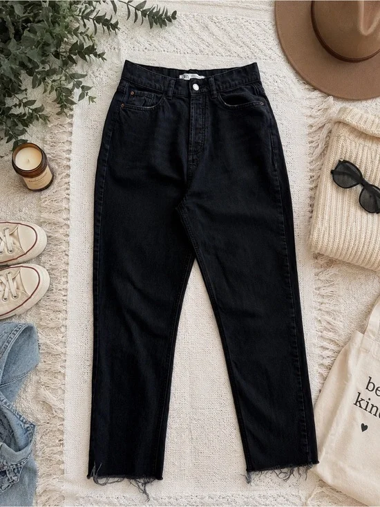 Zara High Rise Straight Leg Black Raw Hem Jeans Women’s Size 4 EU 36