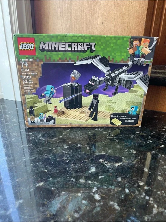 LEGO Minecraft The End Battle Set - Black/Gray Ender Dragon (222 pcs) Retired