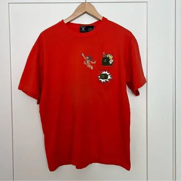 VTG 1996 Warner Bros Studio Store Embroidered Pocket Tee Size M Red T Shirt