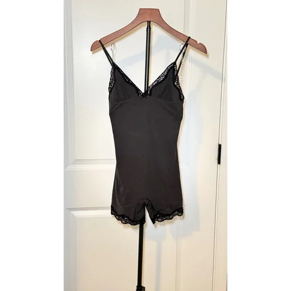 SKIMS Lace Trim Fits Everyone Romper Onyx Womens Size Medium