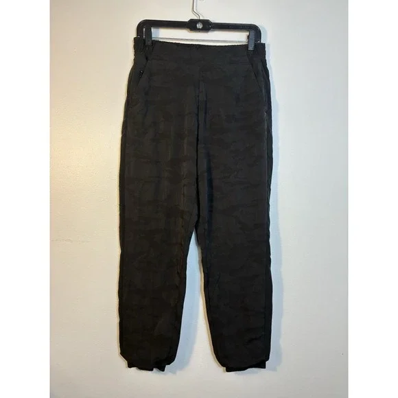 Athleta Women's Brooklyn  Lined Jogger Pant Size 8 Gray‎ Black Camo Stretch