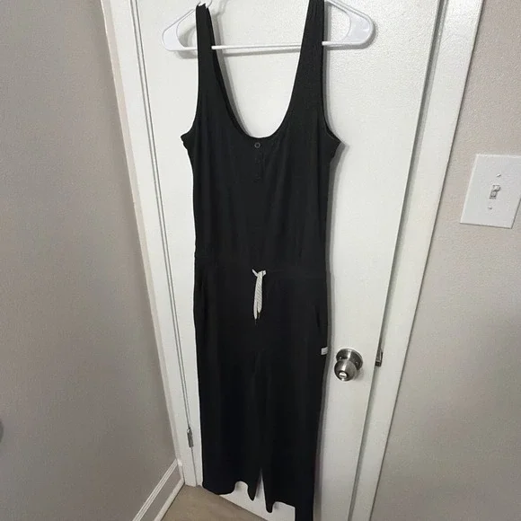 Vuori Pose Scoop Jumpsuit in Black L-XL Excellent Straight Leg Fit