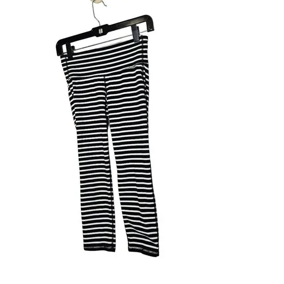 Athleta XS Black & White Striped Cropped Leggings - Yoga‎ Pants