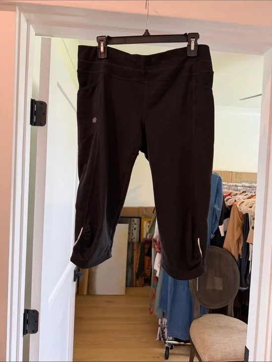 Athleta Black Capri Workout Leggings