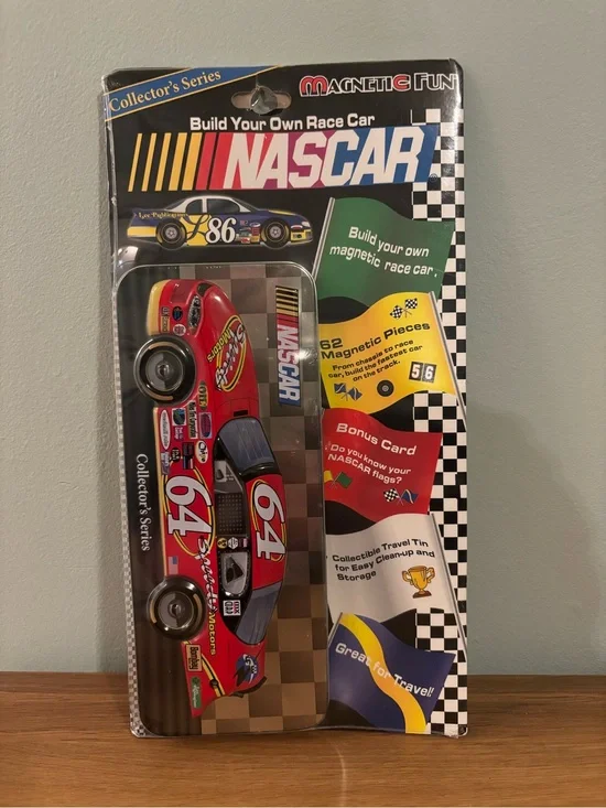 NASCAR Magnetic Fun Build Your Own Race Car collector's series set  travel tin
